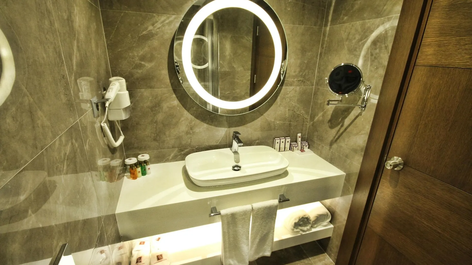 B Business Hotel & Spa Antalya
