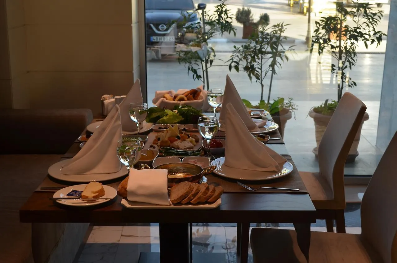 *****  B Business Hotel & Spa Antalya Törökország