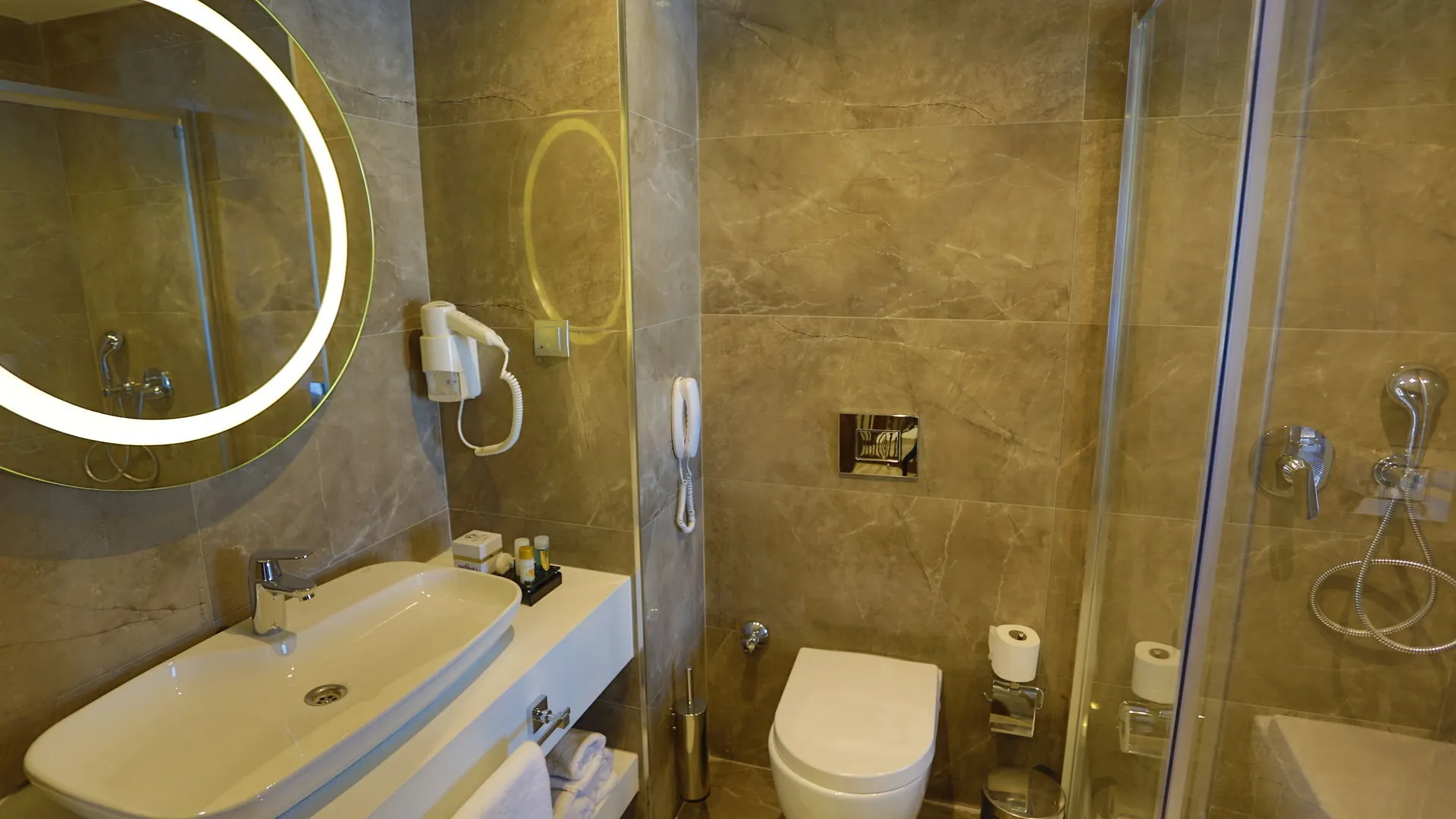 B Business Hotel & Spa Antalya 5*,
